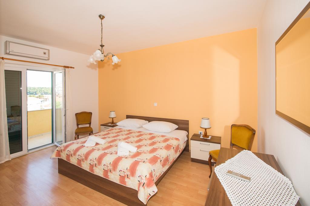 Apartments Marieta Makarska Bagian luar foto