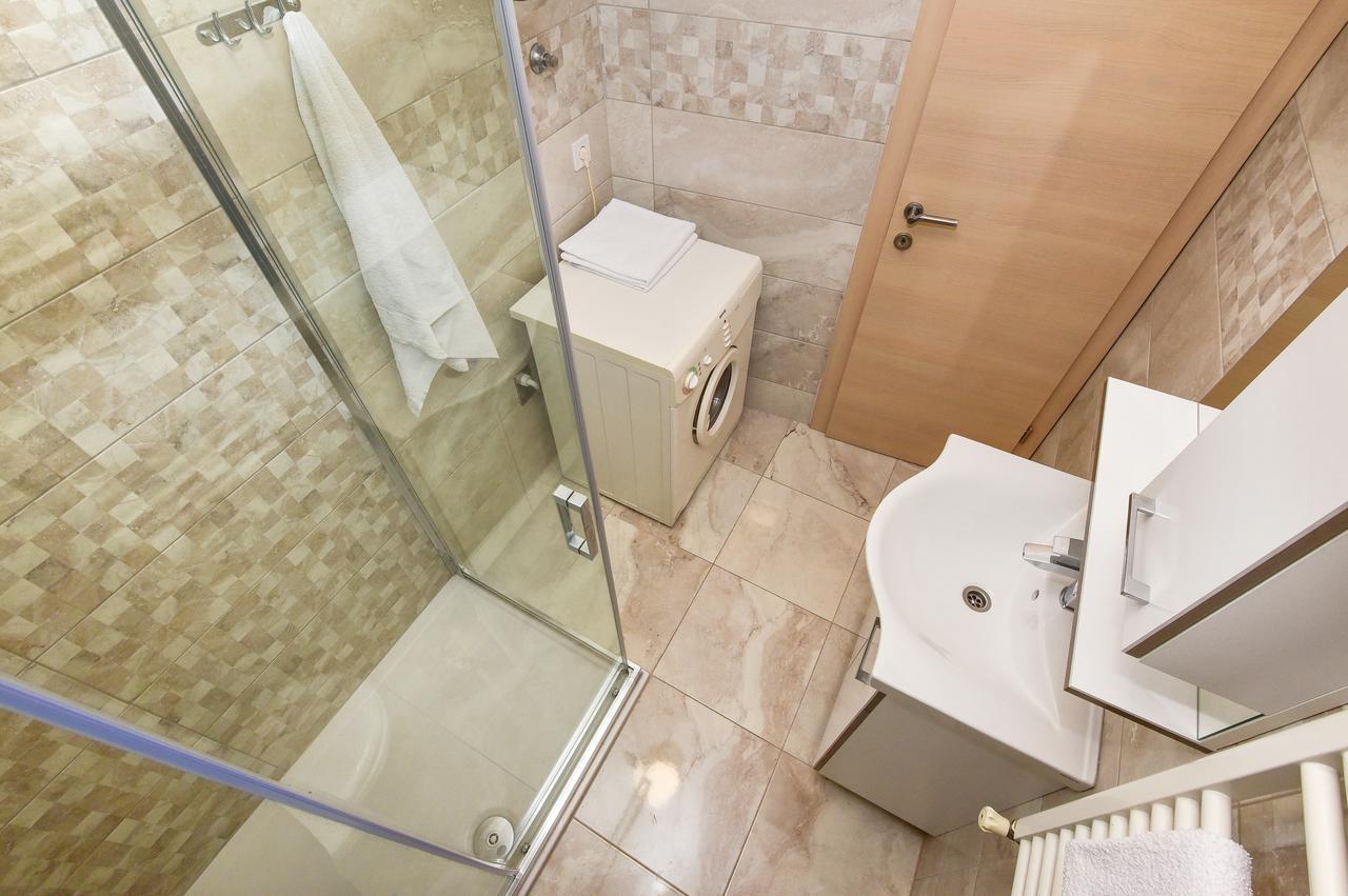 Apartments Marieta Makarska Bagian luar foto